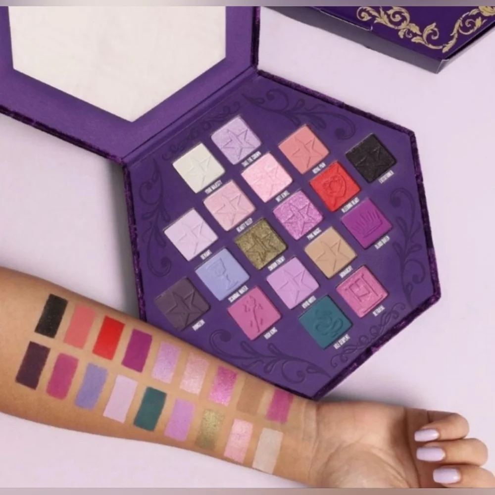 Jeffree Star Blood Lust Eyeshadow Palette 🫧